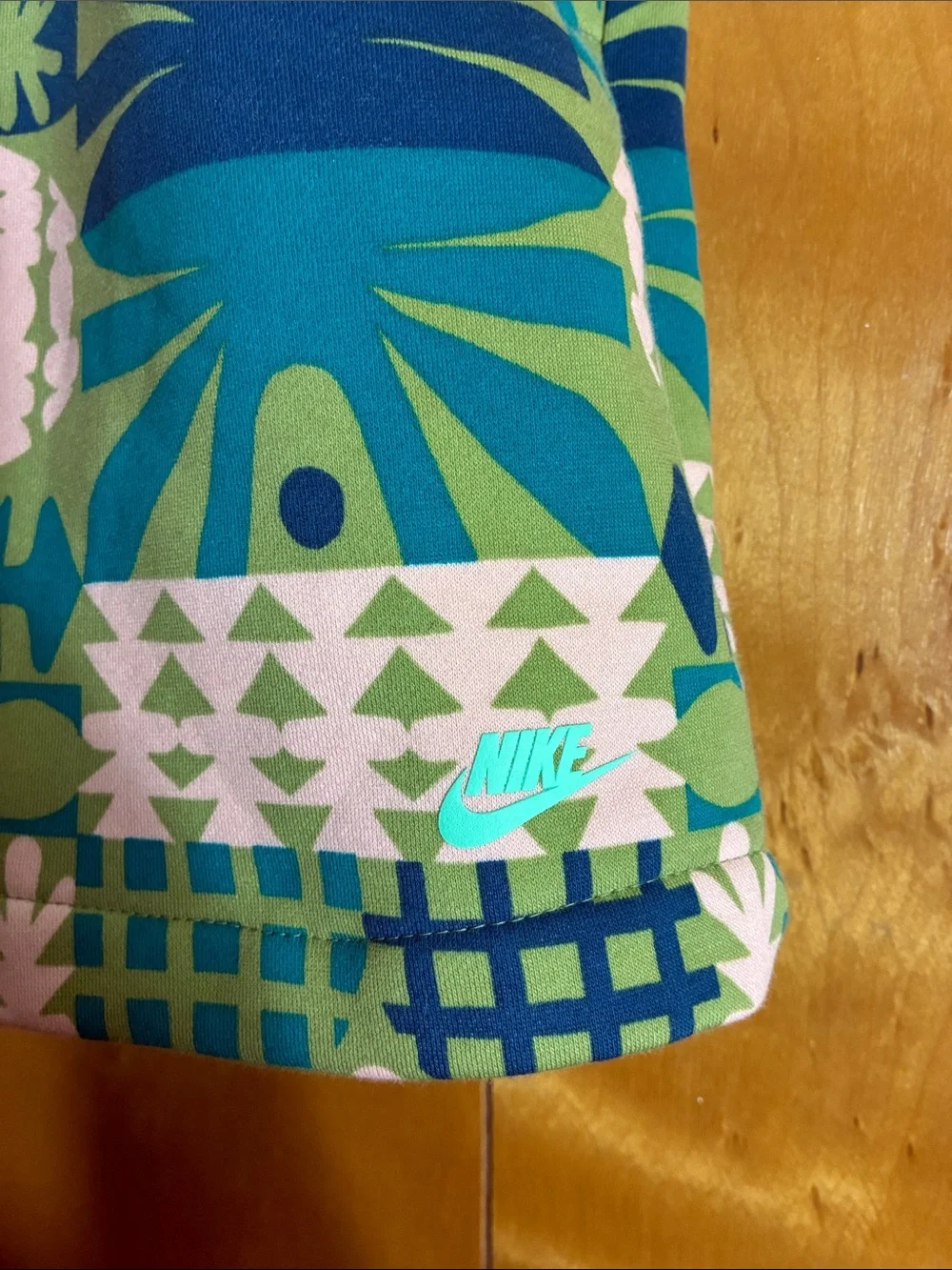 Nike Green, Teal & Pale Pink Patterned Athletic Shorts Sz xl